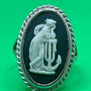 Vintage Wedgwood Silver and Black Anchor Cameo Ring